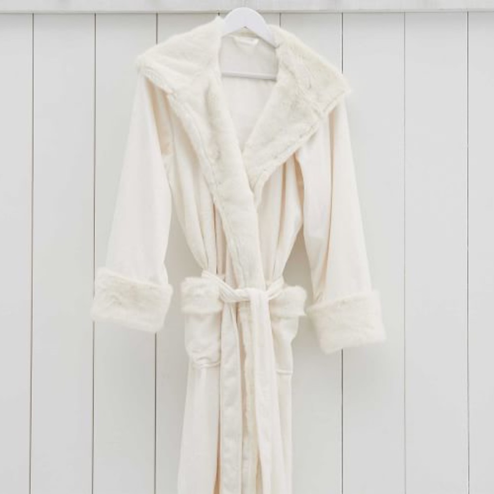 Alpaca Faux Fur Robe- Pottery Barn NWT